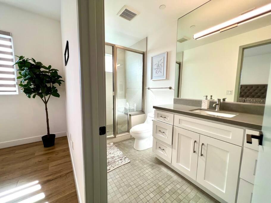 Luxury K-town Dwelling With Private Rooftop Deck. Apartamento Los Ángeles